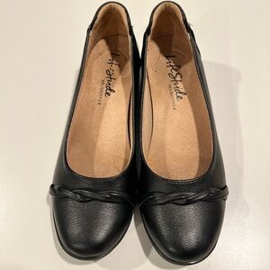 Life Stride Women's Black Flats